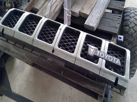 1982 TOYOTA TRUCK, GRAY, STD. CAB, 2.4L. MT. 4WD.   Z26338